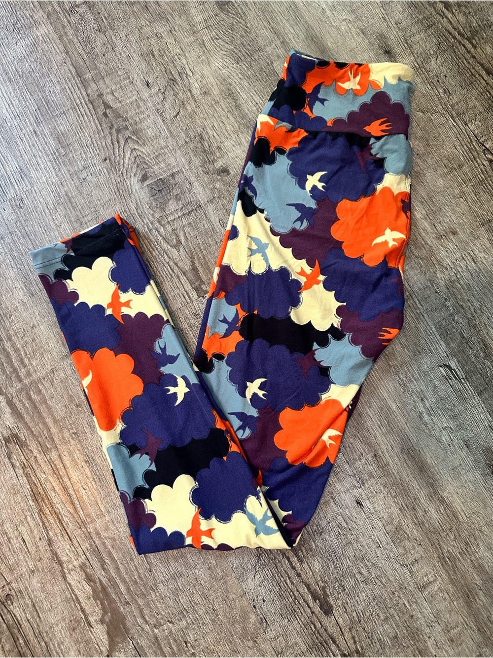 NWOT LuLaRoe OS Leggings Birds Clouds Blue Purple Orange